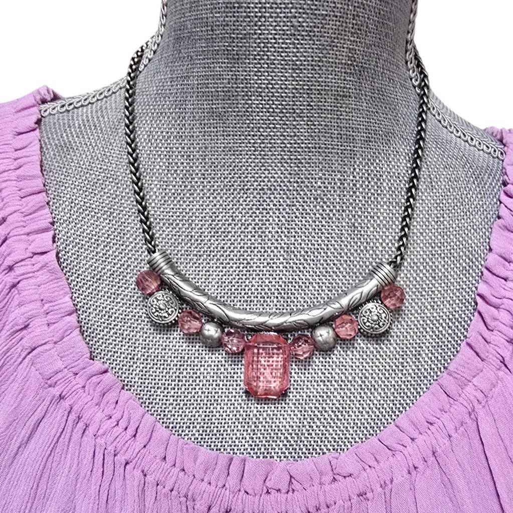 Stephan & Co Women's Trendy Dark Silver Plated Pink Resin Necklace Nwt